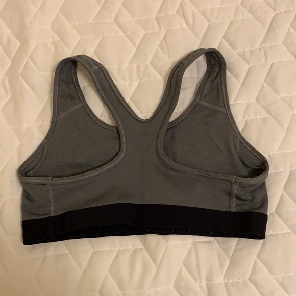 Nike sports bra - Picture 2 of 2